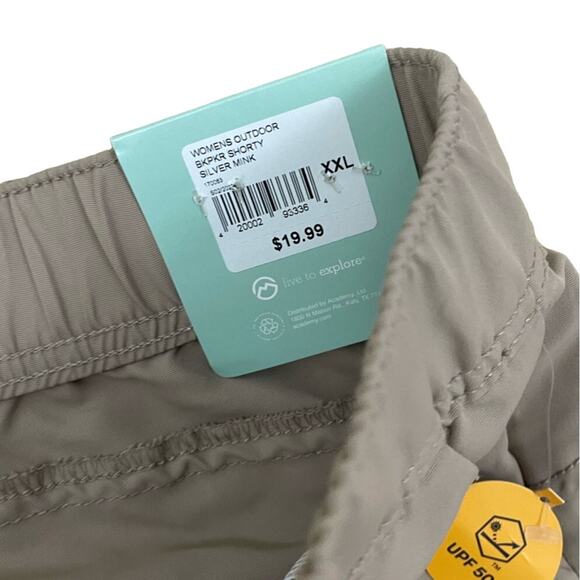 NWT XXL Magellan Shorts Women UPF50 Water Repellent Silver Mink Hiking Outdoor - Picture 6 of 6
